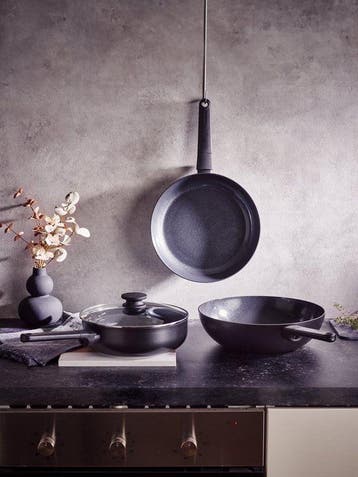 Brabantia NERO Wokpan - Ø 30 cm - 100% PFAS vrij- 100%, Verzenden, Nieuw