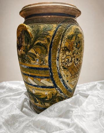 Vaas - majolica - Vaas/brocca in maioliek aardewerk