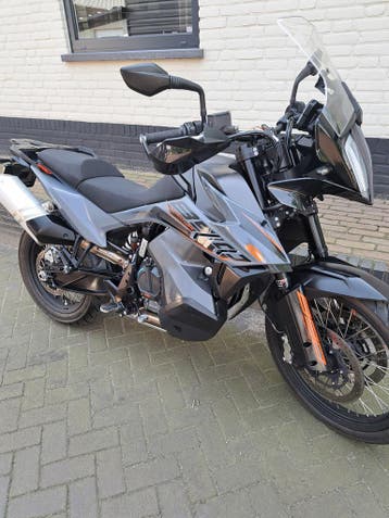 Diverse Crossmotoren en loopfietsen, onderdelen en kleding., Crossmotor, 11 kW of minder