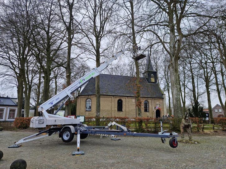 Huren? Hoogwerker Telescoophoogwerker Ommelift 2500 25,10m, Zakelijke goederen, Machines en Bouw | Liften, Steigers en Ladders