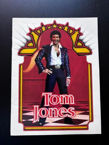 Tom Jones - Concert portfolio 80s, Zo goed als nieuw, Boek, Tijdschrift of Artikel