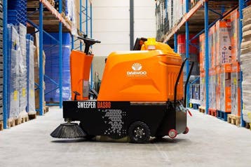 Veiling: Veegmachine Daewoo Das80 Elektrisch 700W 2025 Nieuw, Zakelijke goederen, Machines en Bouw | Onderhoud en Reiniging, Ophalen