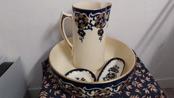 Vintage Toiletset (4) - Faïencerie de Gien «  camélia » -
