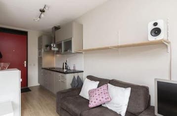 Te Huur Studio Sarphatistraat In Amsterdam, Huizen en Kamers, Kamers te huur, 20 tot 35 m², Amsterdam