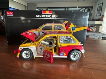 Sunstar 1:18 - Modelauto - MG Metro 6R4, Nieuw