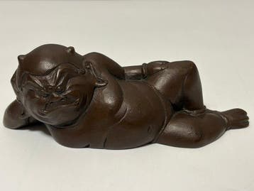 Remarkable Bronze Casting work - Mujaki (Innocent Demon), Antiek en Kunst