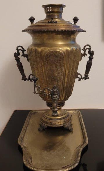 Samovar (2) - Messing - Grote antieke messing-samovar met