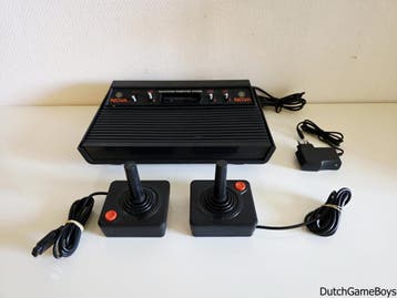 Atari 2600 Clone - NOVA - Console - Four Switch + 2 Controll, Spelcomputers en Games, Verzenden, Gebruikt