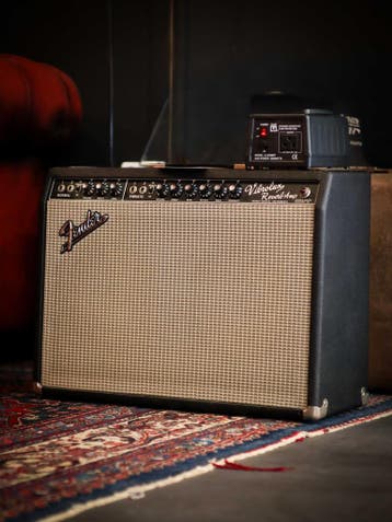 1966 Fender Vibrolux Reverb Pre-Owned (Gitaarversterkers), Ophalen of Verzenden, Gebruikt, Basgitaar, 50 tot 100 watt