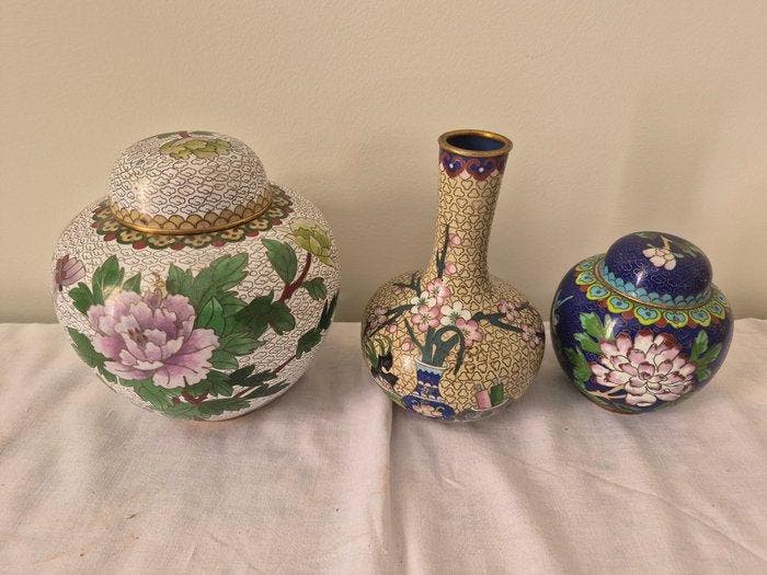 Vaas - Koper met cloisonné-emaille - China (Zonder, Antiek en Kunst, Antiek | Overige Antiek
