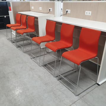 Ahrend 370 halfhoge design krukken - oranje stof - 61 cm zit, Ophalen of Verzenden, Nieuw
