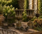 sculptuur, Exclusieve “Aged Metal” tuinset – Franse