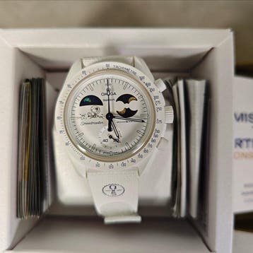Omega x Swatch - MoonSwatch. Mission to Earthphase., Sieraden, Tassen en Uiterlijk, Horloges | Heren, Nieuw