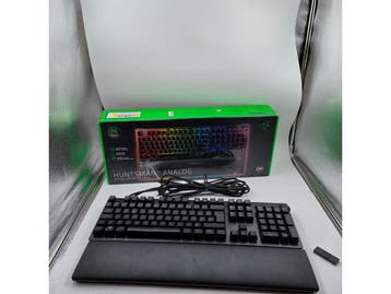 Razer Huntsman V2 - Gamingtoetsenbord - Analoge optische, Computers en Software, Verzenden, Zo goed als nieuw, Razer