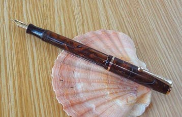 Parker - Moderne (Canada) Brown Russet marble GT, 14K gold, Nieuw
