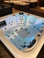Jacuzzi / spa 210x210 – plug &amp; play 220V – 4-5 persoons, Ophalen, Zo goed als nieuw, Pomp, Vast