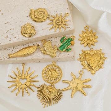 Set van 4 Gouden Bedeltjes: Zon, Hart, Schelp, Vis & Cactus, Verzenden, Nieuw