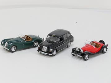 Schaal 1:24 Set 3 Oltimer Clasic Cars. (Personen), Ophalen of Verzenden, Zo goed als nieuw