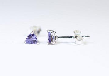 2 x tanzaniet oorstekers / nieuw 925. Sterlingzilver - 0.6 g, Verzamelen, Mineralen en Fossielen