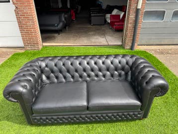 Bankstel CHESTERFIELD design 3 zit bank zwart leer, Huis en Inrichting, Banken | Bankstellen, Design, Driepersoons, Zo goed als nieuw