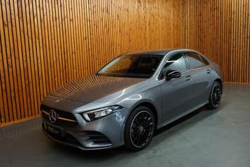 Mercedes-Benz A-Klasse A 250e AMG LINE Limousine Automaat 28, Gebruikt, Zwart, Hybride Elektrisch/Benzine, Sedan
