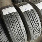 2 x Bridgestone Blizzak 215-70-15 C Winterbanden 10mm, Auto-onderdelen, Banden en Velgen, 15 inch, Band(en), Bestelwagen, Gebruikt