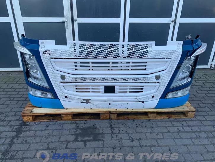 Bumper Volvo FH4 21221138, Auto-onderdelen, Vrachtwagen-onderdelen, Gebruikt, Volvo, Carrosserie en Plaatwerk, Ophalen