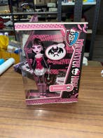 Mattel - Pop Monster High/ Draculaura/ Mattel 2012 -