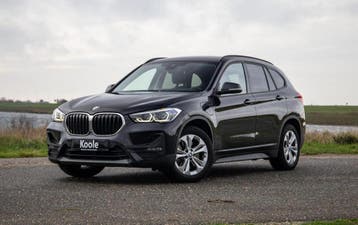 BMW X1 xDrive25e Executive CAMERA / CARPLAY / AUTOMAAT / LE, Automaat, Gebruikt, Adaptive Cruise Control, Zwart