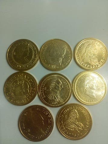 Spanje. escudos ,ducados, 320 reales 8 monedas bañadas en
