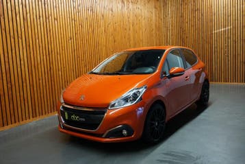 NR. 069 Peugeot 208 1.2 VTI 5DRS Bluelease ACTIVE - NAVI, Voorwielaandrijving, Dealer onderhouden, Stof, Gebruikt