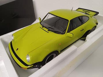 Minichamps 1:12 - Modelauto - Porsche 911 (930) Turbo - 1977, Nieuw