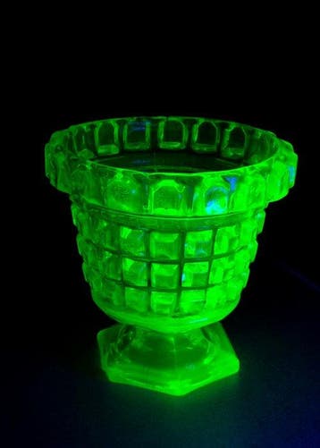 Vaas - Art Deco - Uraniumglas