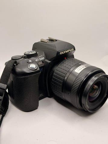 Olympus E-500 DSLR (2005) + Zuiko Digital 14-45mm Lens –, Nieuw