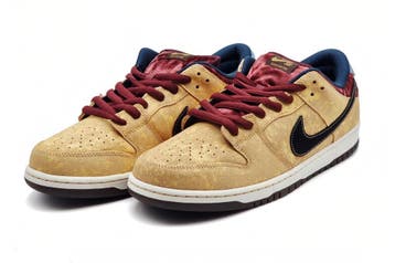SALE! Nike SB Dunk Low | Maat 49,5 | City Of Cinema, Nike, Nieuw, Ophalen of Verzenden, Sneakers of Gympen
