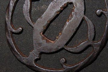 gesmeed ijzer - C5-973 Wave Sukashi Tsuba - Japan - Edo