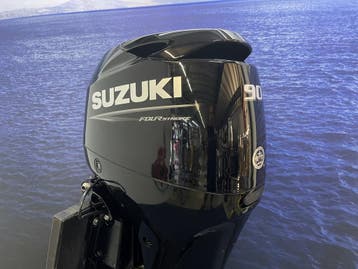 “ Suzuki 90 pk buitenboordmotor | Geheel Nieuwe motor “, Watersport en Boten, Viertaktmotor, Ophalen of Verzenden, Zo goed als nieuw