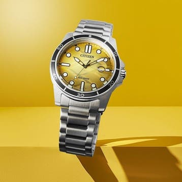Citizen - Sport Car Collection - Ice Yellow Edition 2026 -, Sieraden, Tassen en Uiterlijk, Horloges | Heren, Nieuw