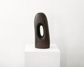 Ros Khavro - sculptuur, Unique - Abstract form - 49 cm -