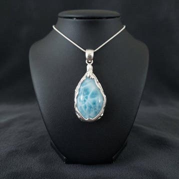 Natuurlijke Larimar van topkwaliteit. Unieke handgemaakte