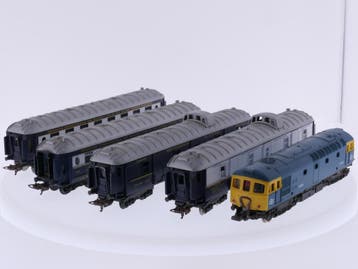 Schaal H0 Lima 206114, 2x 309201, 309301 en 309332 trein..., Gebruikt, Gelijkstroom, Overige typen, Ophalen of Verzenden