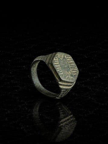 Laat-Romeins / Vroeg-Byzantijns Brons Ring - 4e tot 6e eeuw