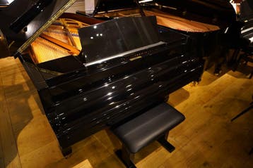 Blüthner 230 PE messing vleugel, Muziek en Instrumenten, Piano's, Zo goed als nieuw, Zwart, Vleugel