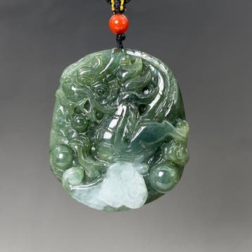 Snijwerk, Natural Jade Dragon Pendant - 51 mm -