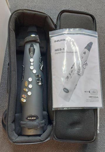 Nux Nes-1 - digital altsaxophone with bluetooth and speaker, Nieuw