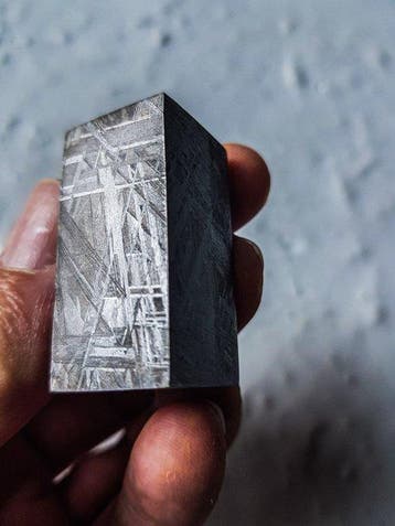 Muonionalusta meteoriet HQ Swedish Cube 117 grams - Hoogte: