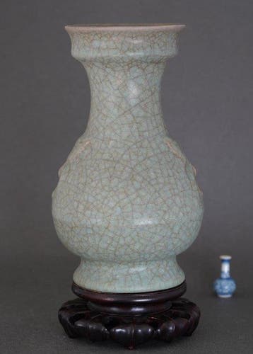Vaas - Porselein - China - Flaky groen-blauw glazuur