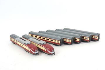 Roco H0 - Treinstel (1) - Zevendelig TEE dieseltreinstel VT, Nieuw