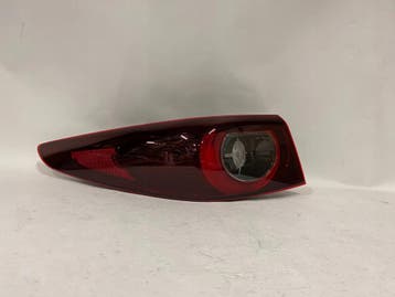 Mazda 3 BP Lift 21- Sedan Achterlicht Links LED Europa, Verzenden, Gebruikt