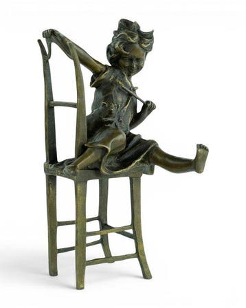 Juan Clara - sculptuur, Girl Playing with Cat - 20 cm -